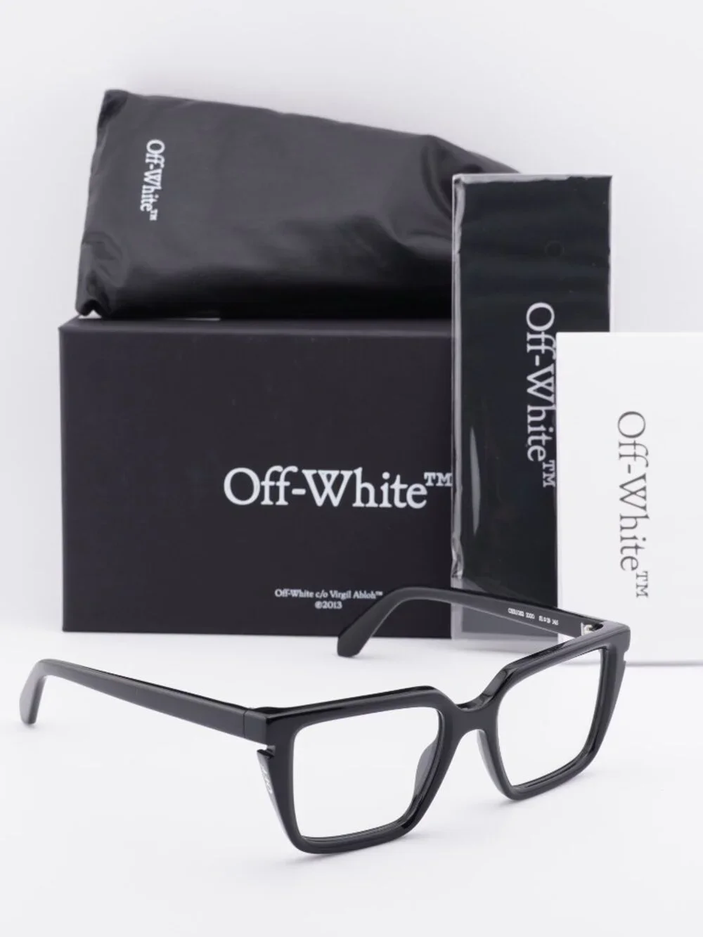 Off-White model oerj052